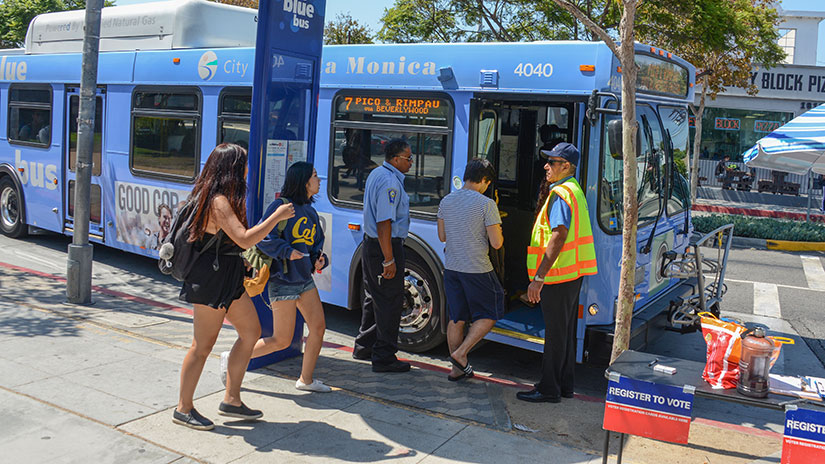 Students getting onto Big Blue Bus