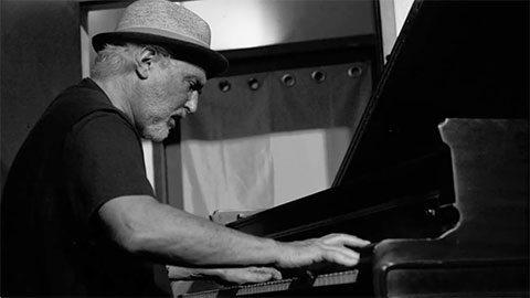 Friday Night Jazz Series: Theo Saunders