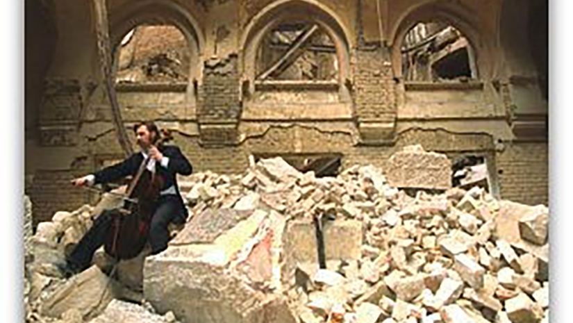 Matthew Hetz performing "Sarajevo Cellist"