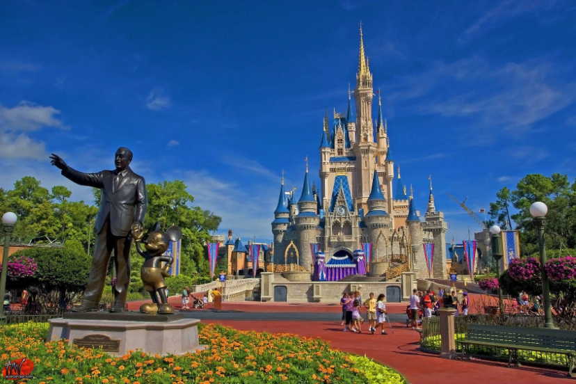Disney statue in Disneyland