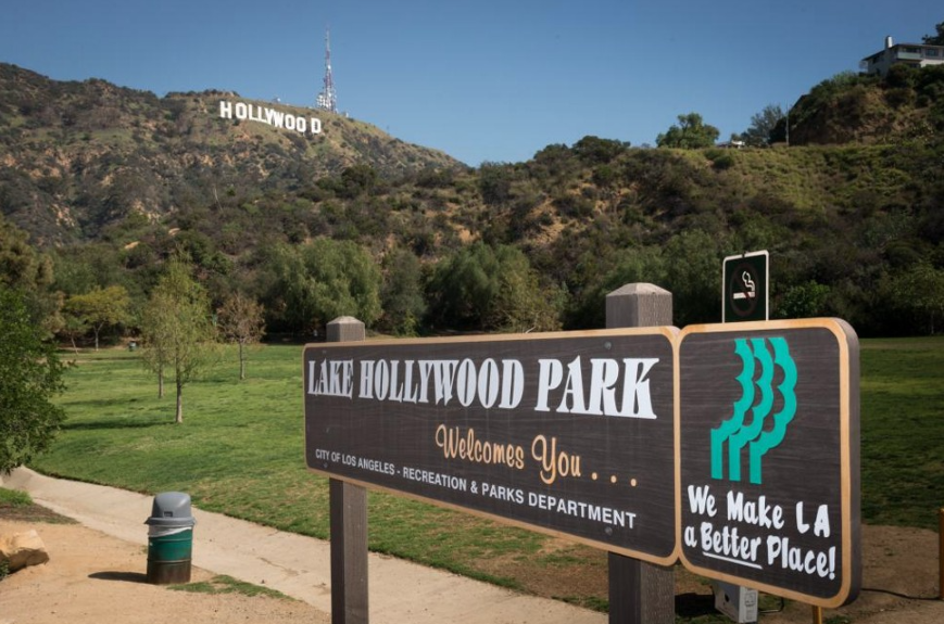 Lake Hollywood Sign